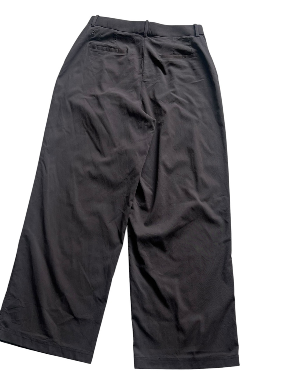 Lululemon Pleat-Front High-Rise Trouser
Regular Espresso Size 12 - Picture 7 of 15